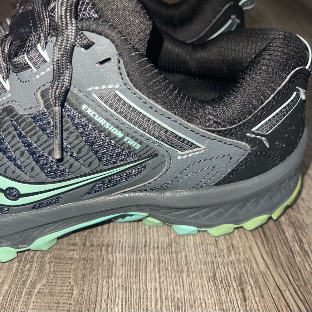 Saucony Women's Black and Mint Athletic Shoes - Picture 6 of 14